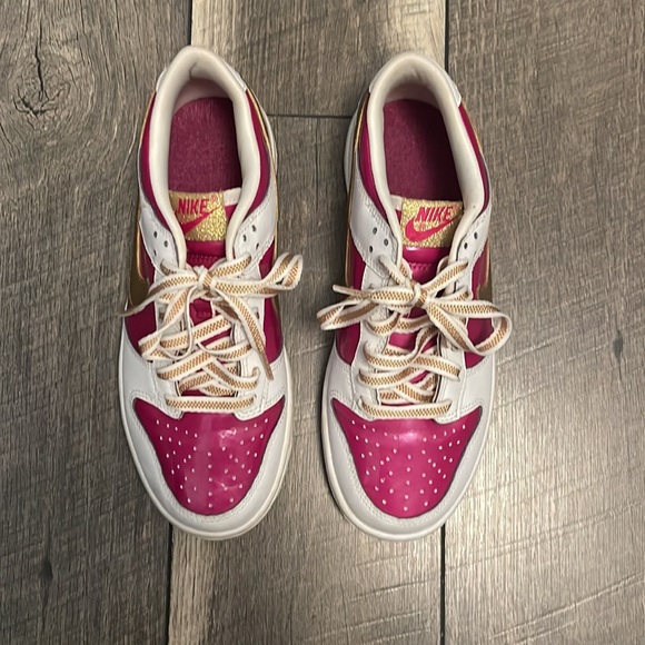 Rare Nike Dunk Low GS 'Rave Pink Gold' - Picture 2 of 16
